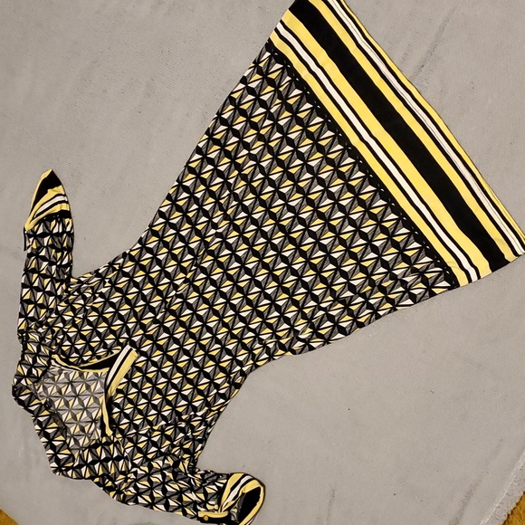 70s Style Fun Yellow and Black Pattern Dress! - Picture 1 of 5